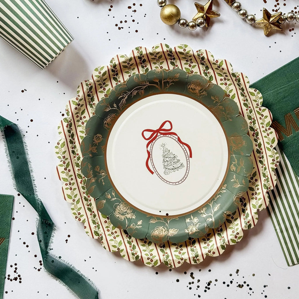 Hearth & Holly Vintage Floral Scalloped Dinner Plate (12pcs)