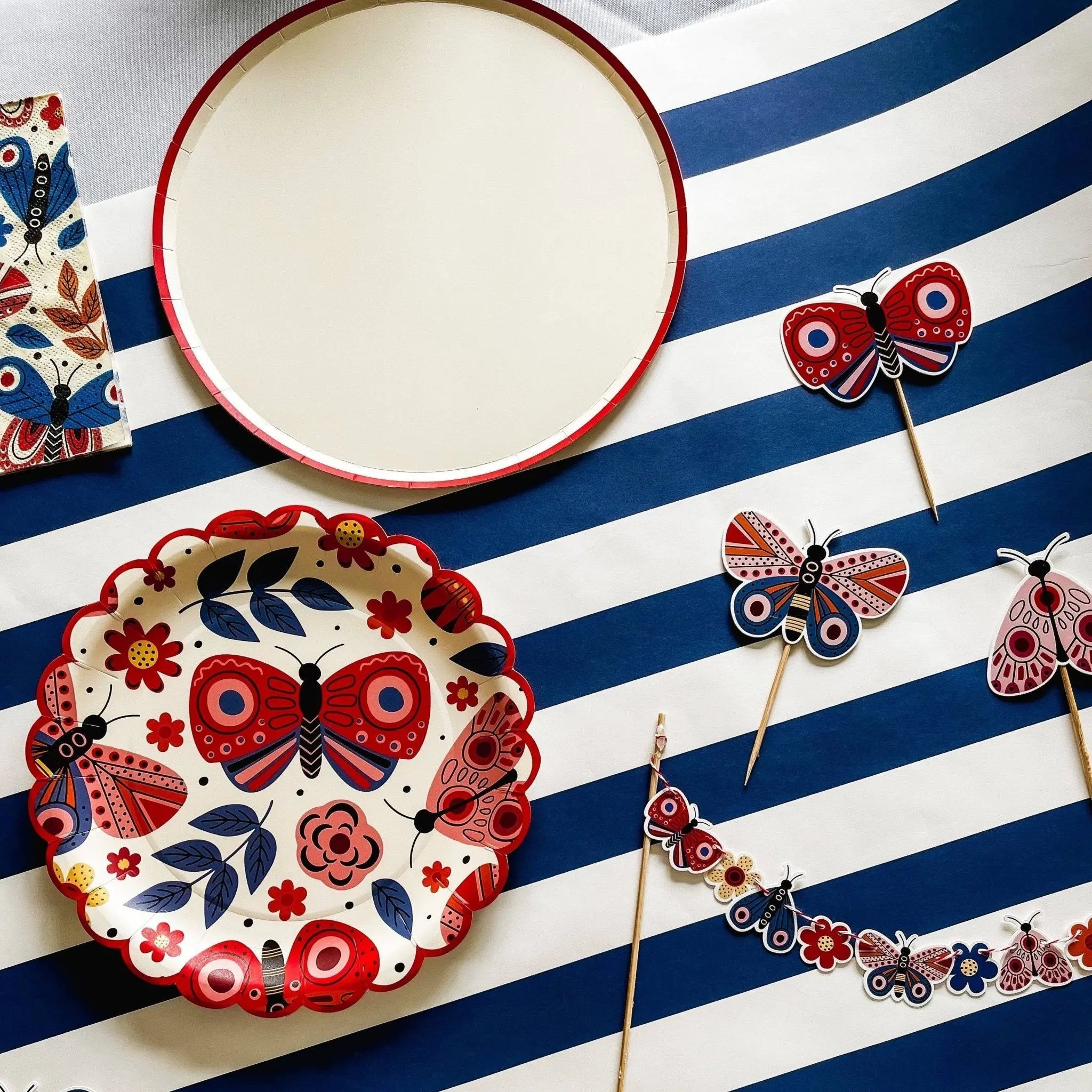Cream Plate Red Trim, Paper Party Plate (8pcs)
