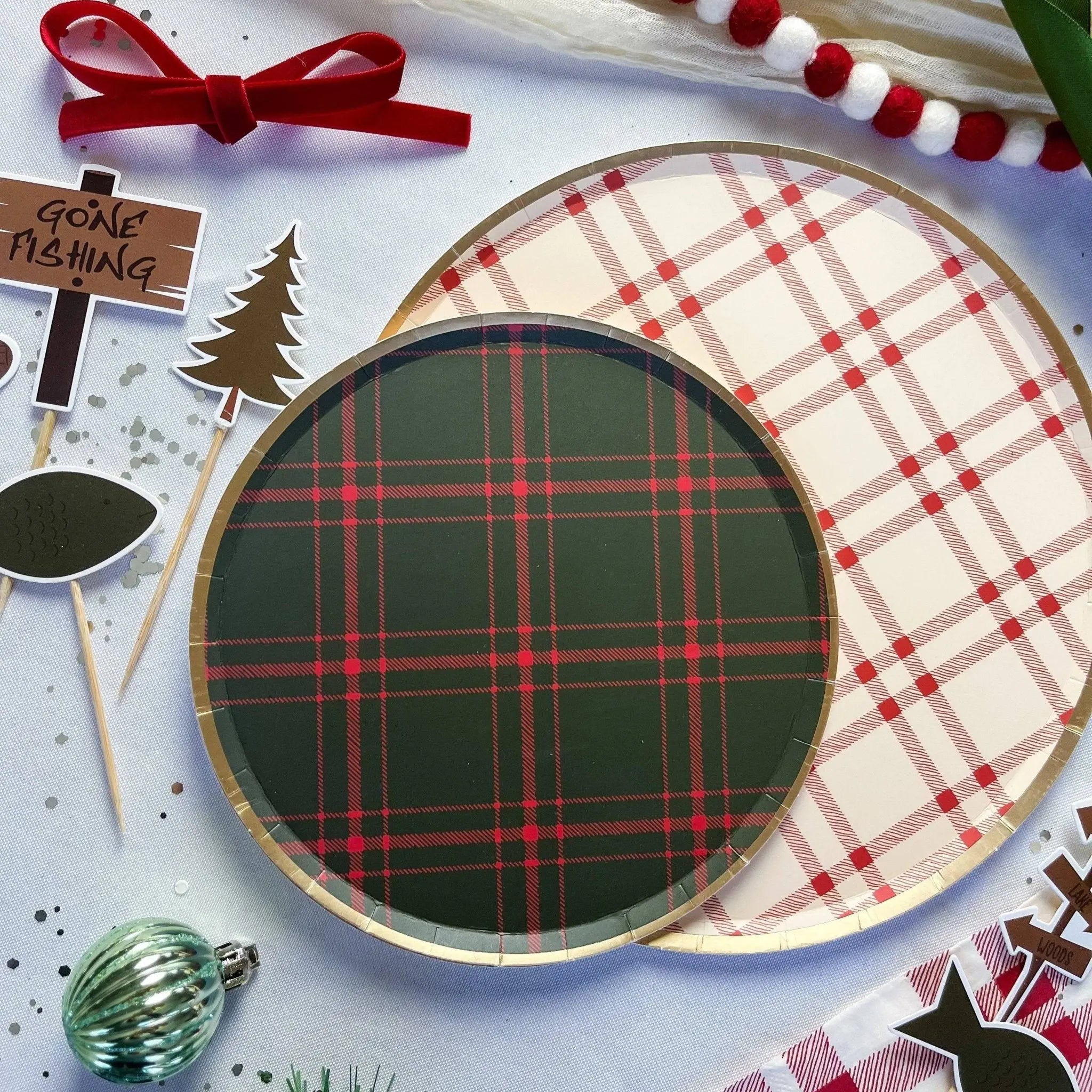 Farmhouse Christmas Dessert Paper Plate (8pcs)