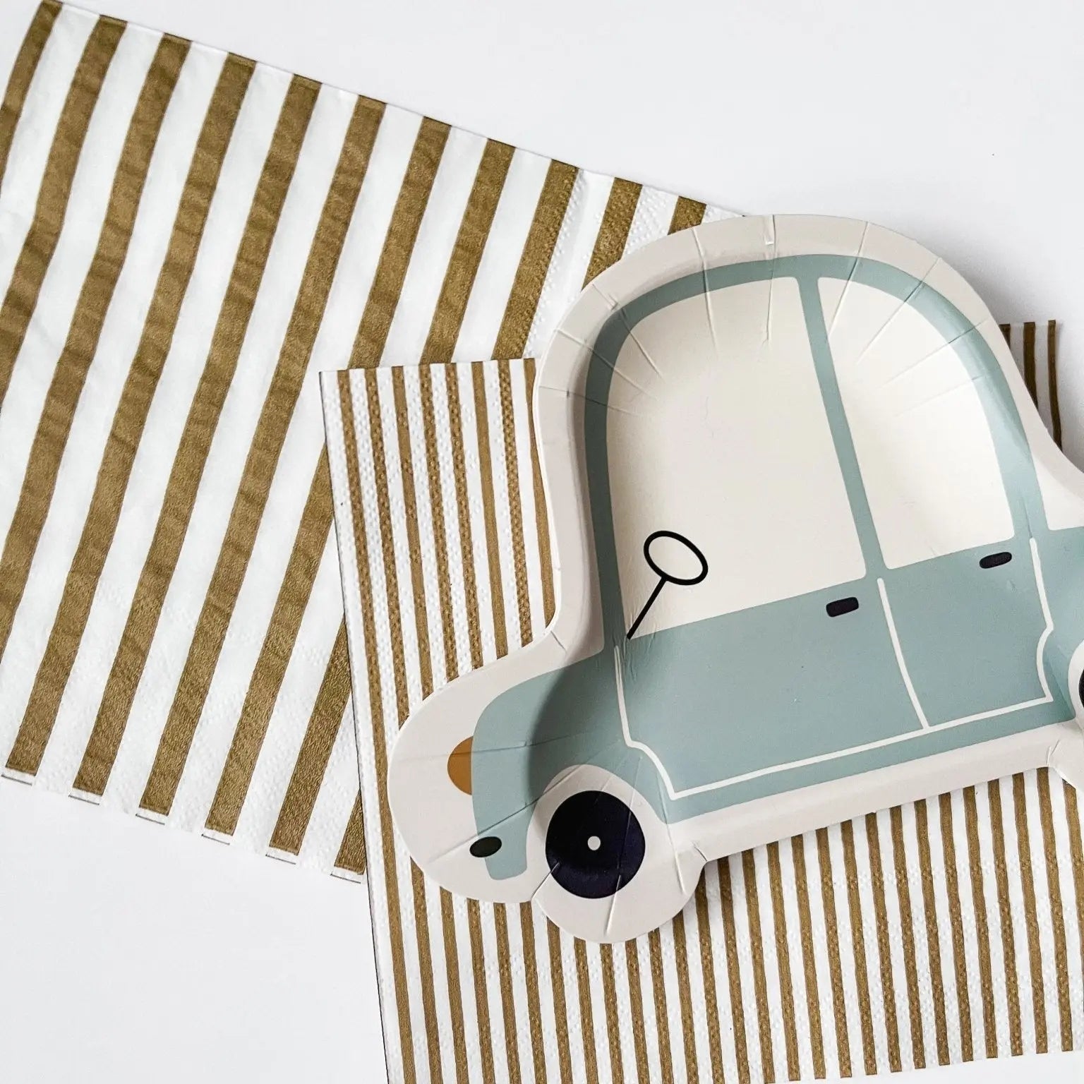 Matte Gold Striped Large Disposable Paper Napkins (16pcs)