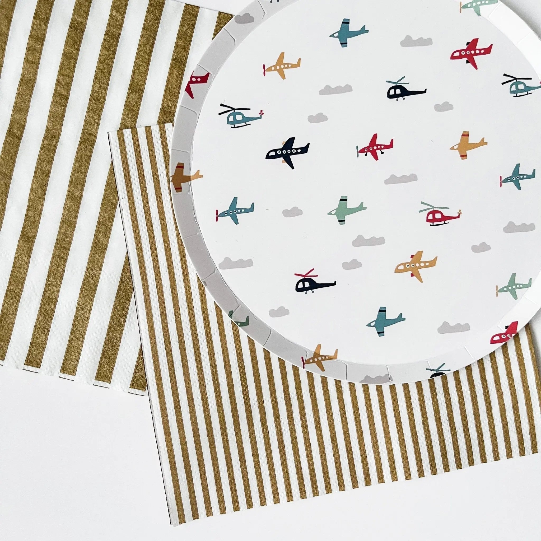 Pinstripe Gold Matte Large Disposable Paper Napkins (16pcs)