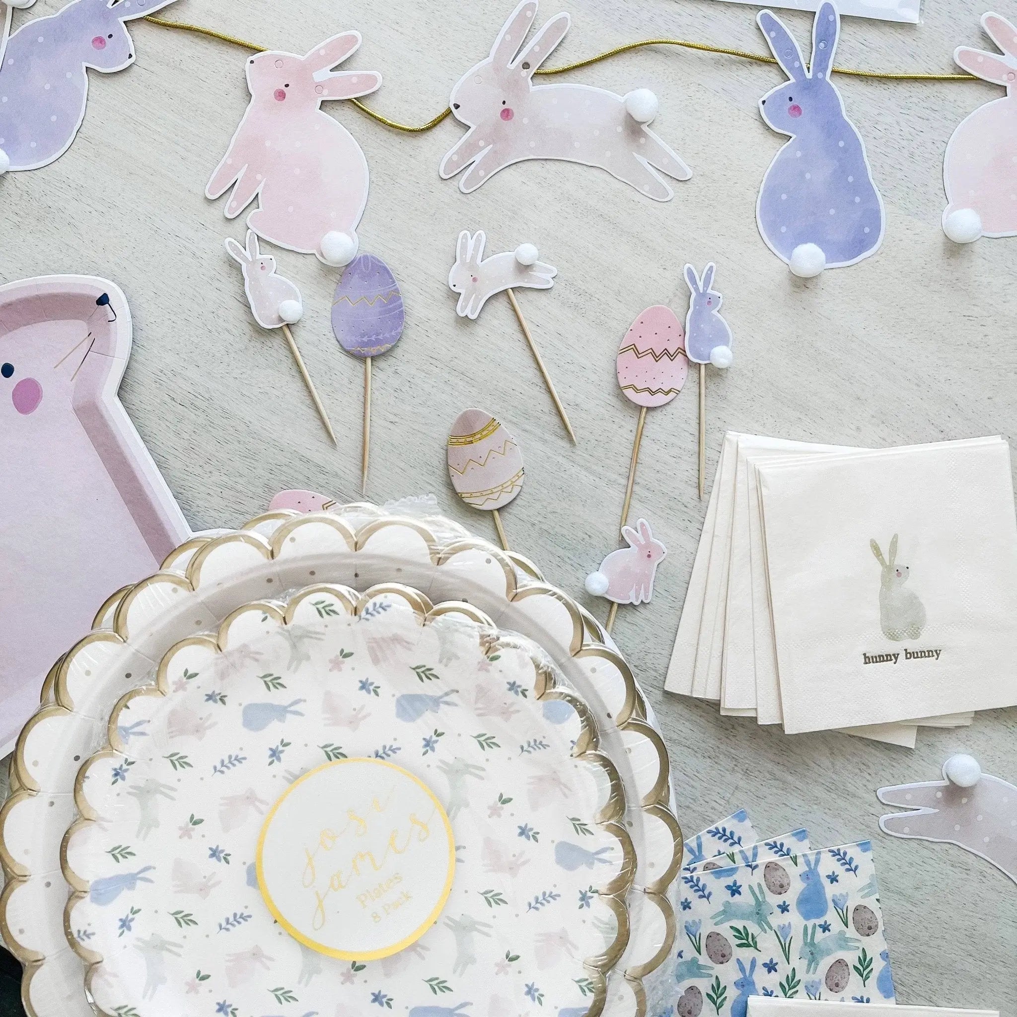 Scalloped Polka Dot Party Paper Plate (8pcs)